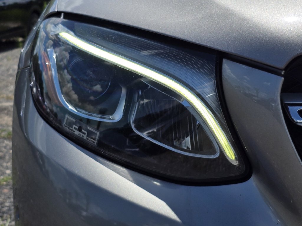 Used 2019 Mercedes-Benz GLC 350e 4MATIC image 10