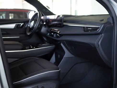 Used 2025 Buick Enclave Preferred image 32