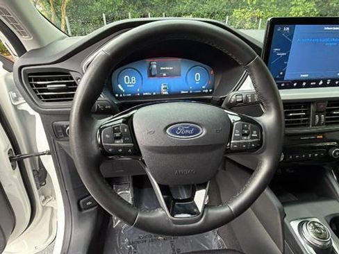 Certified 2024 Ford Escape Platinum AWD/4WD image 26