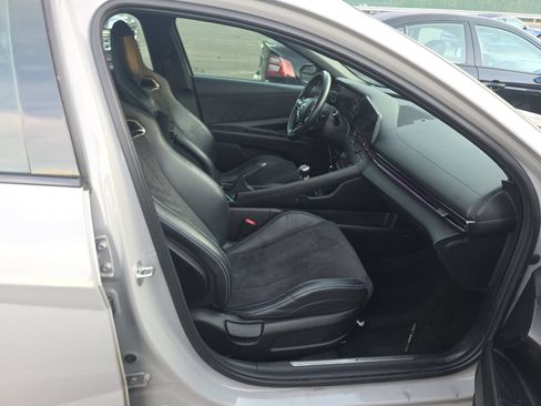Used 2022 Hyundai Elantra N w/ Preferred Accessory Package FWD image 7