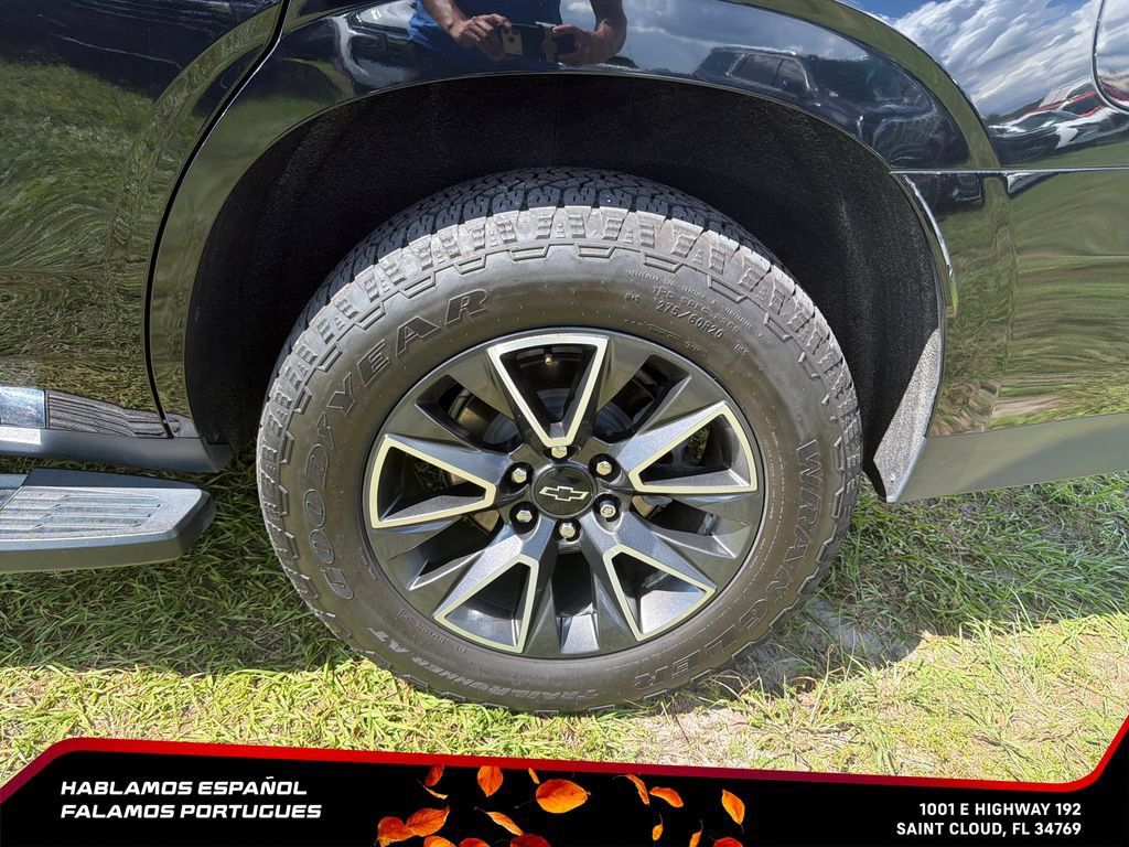 Used 2022 Chevrolet Tahoe Z71 w/ Z71 Off-Road Package AWD/4WD image 11