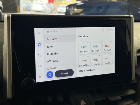Used 2025 Toyota RAV4 XLE FWD image 19