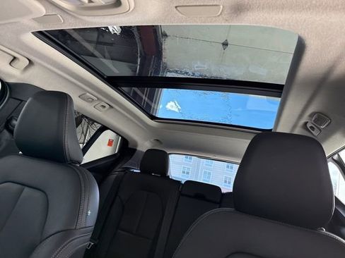 Certified 2025 Volvo XC40 B5 Core w/ Protection Package Premier image 22