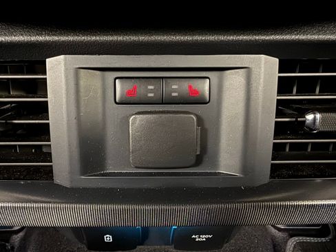Used 2025 Ford F150 Platinum AWD/4WD image 29