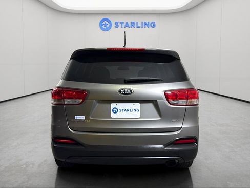 Used 2017 Kia Sorento L image 7