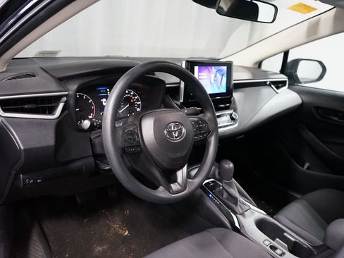 Used 2023 Toyota Corolla LE image 7