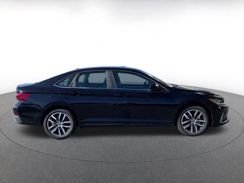 Used 2025 Volkswagen Jetta SE image 16