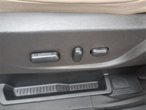 Used 2019 Ford Escape Titanium image 13