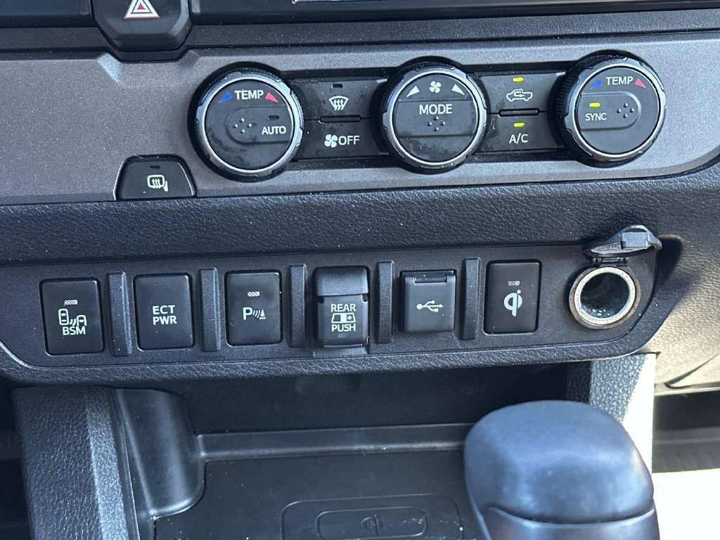 Used 2022 Toyota Tacoma TRD Off-Road w/ Technology Package RWD image 38