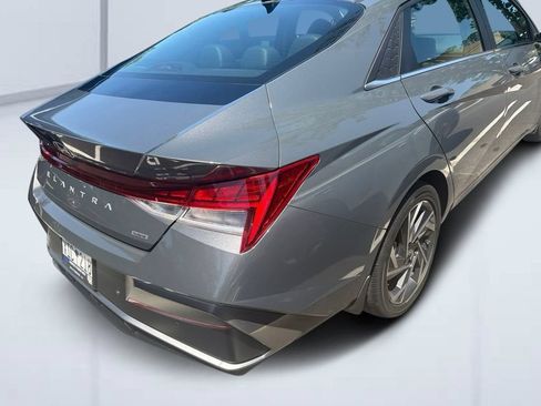 Certified 2024 Hyundai Elantra Limited FWD image 3