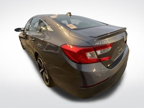 Used 2018 Honda Accord Sport image 7