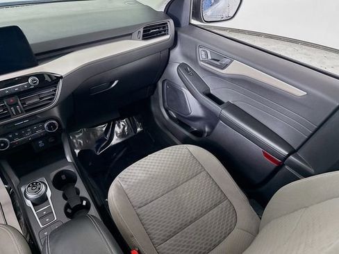 Certified 2022 Ford Escape SE w/ Cold Weather Package image 23