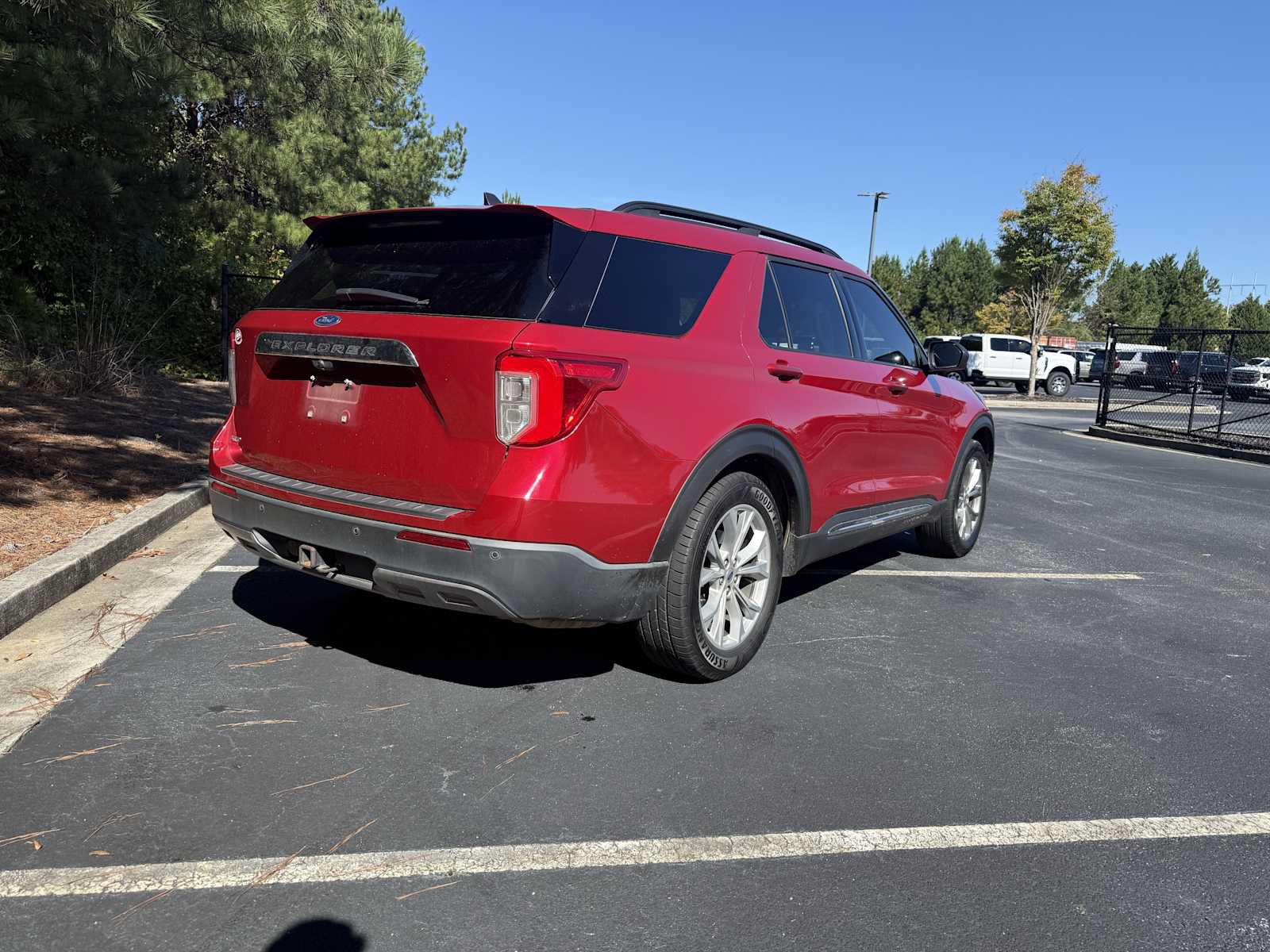 Used 2022 Ford Explorer XLT w/ Equipment Group 202A RWD image 4