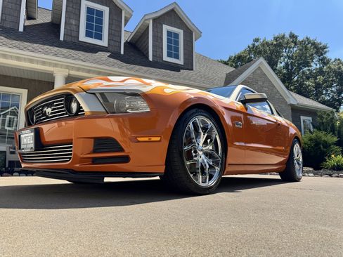 Used 2014 Ford Mustang GT Premium w/ Electronics Package RWD image 32