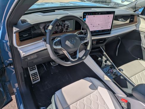 New 2026 Volkswagen Tiguan SEL R-Line AWD/4WD image 12