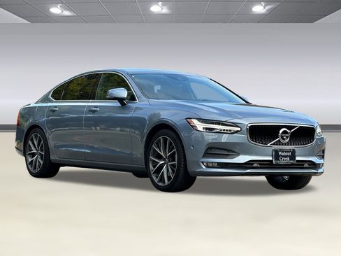 Used 2018 Volvo S90 T5 Momentum w/ Convenience Package image 6