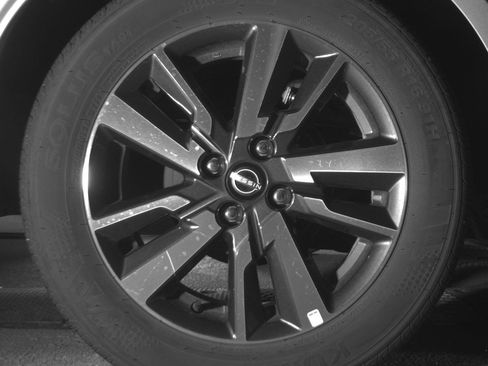 Used 2025 Nissan Versa SV FWD image 18