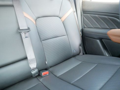 Used 2023 GMC Canyon AT4 w/ AT4 Premium Package AWD/4WD image 14