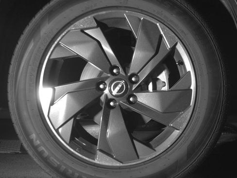 Used 2025 Nissan Rogue SV image 13