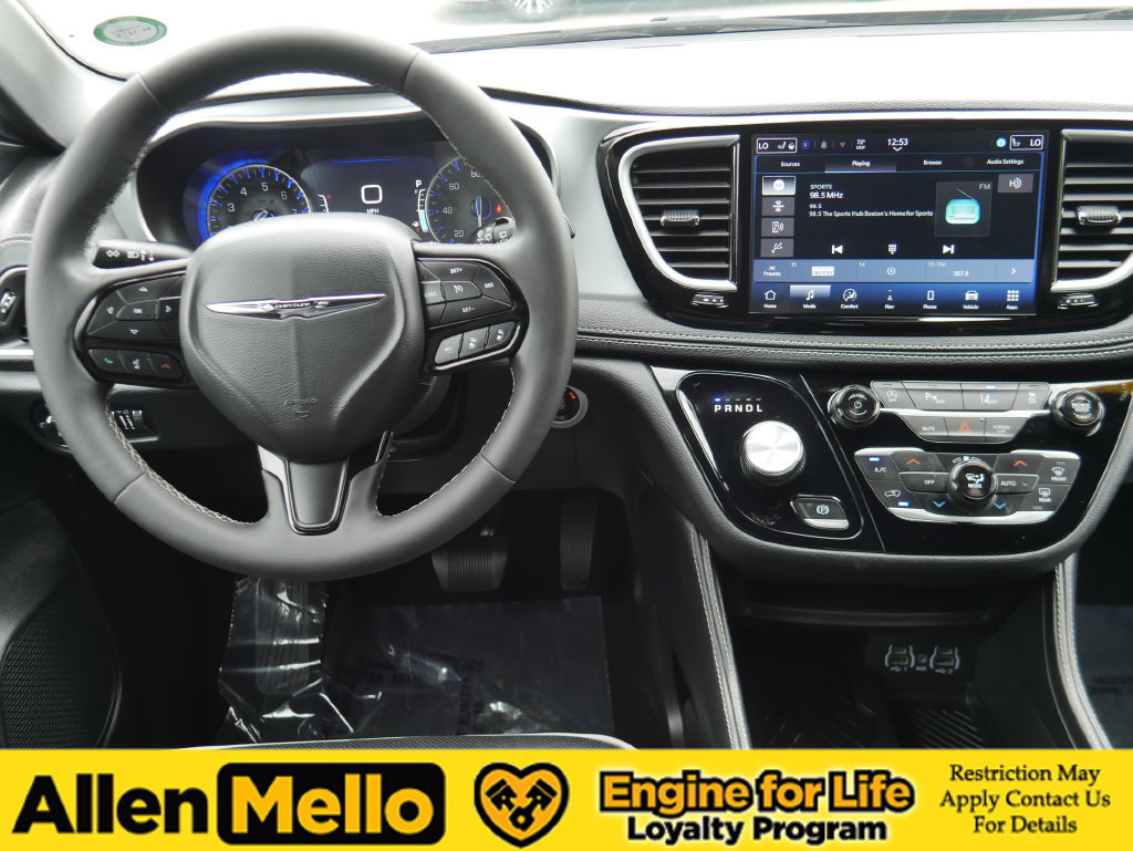 Used 2025 Chrysler Pacifica Limited FWD image 20