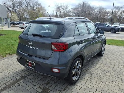 Used 2025 Hyundai Venue SEL FWD image 7