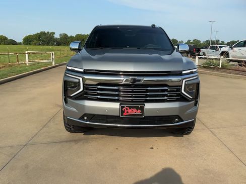 New 2025 Chevrolet Suburban Premier image 4