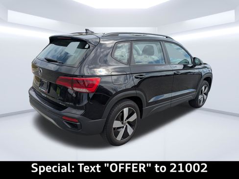 Used 2024 Volkswagen Taos S image 2