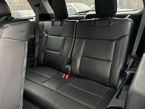 Used 2023 Ford Explorer XLT w/ Equipment Group 202A image 13