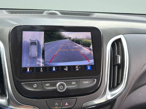 Used 2023 Chevrolet Equinox Premier FWD image 16
