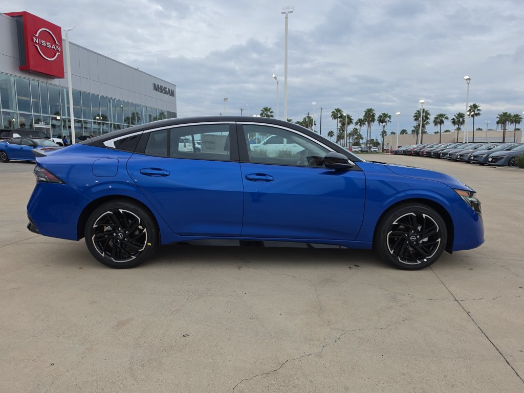 New 2027 Nissan Sentra SR w/ Floor Mat Package FWD image 8