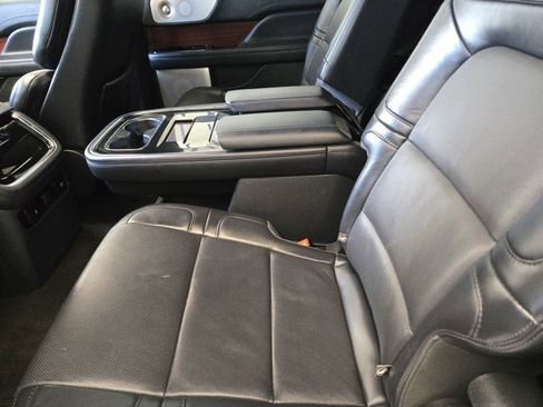 Used 2023 Lincoln Navigator Reserve image 18