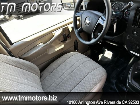Used 2008 Chevrolet Express 2500 RWD image 12