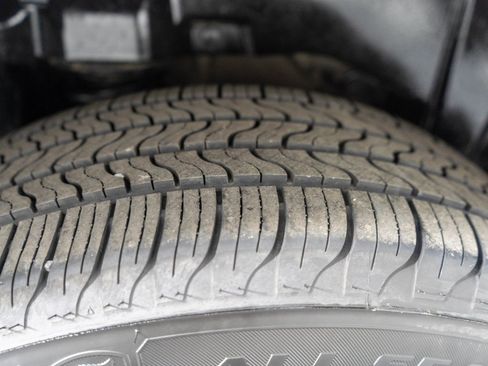 Used 2011 Subaru Outback 2.5i Premium image 31