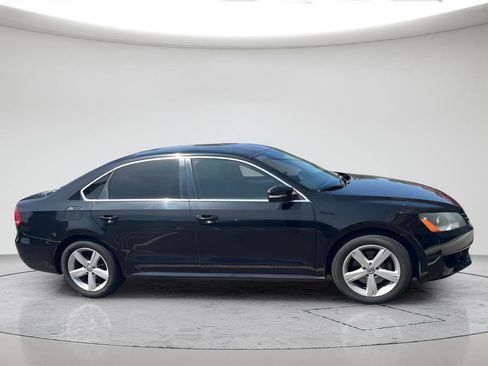 Used 2013 Volkswagen Passat TDI SE FWD image 4