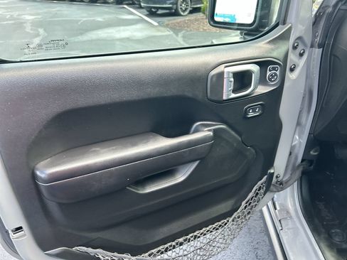 Used 2021 Jeep Wrangler Unlimited Sport AWD/4WD image 19