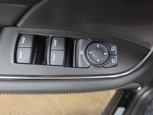 Used 2023 Buick Envision Avenir AWD/4WD image 30