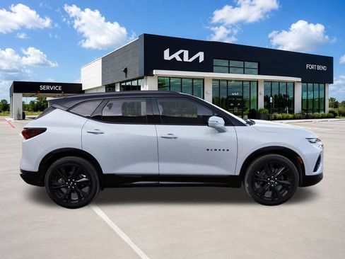 Used 2022 Chevrolet Blazer RS w/ Enhanced Convenience Package FWD image 4