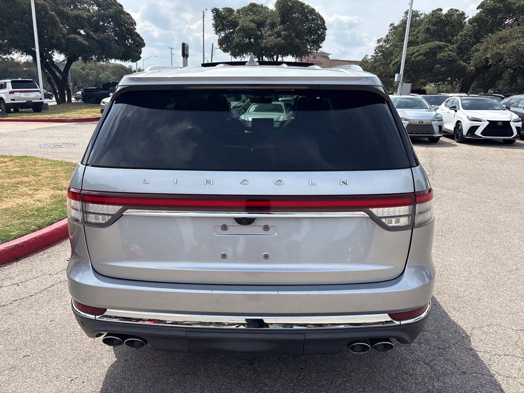 Used 2020 Lincoln Aviator Reserve w/ Equipment Group 201A RWD image 4