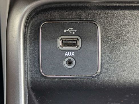 Used 2018 Jeep Compass Latitude w/ Popular Equipment Group FWD image 24