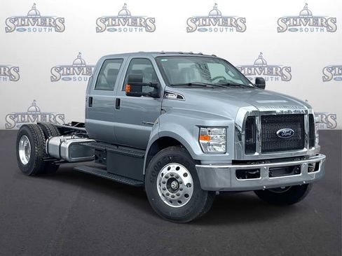 New 2026 Ford F650 2WD Crew Cab Super Duty image 1