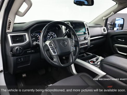 Used 2021 Nissan Titan SV w/ SV Convenience Package image 17
