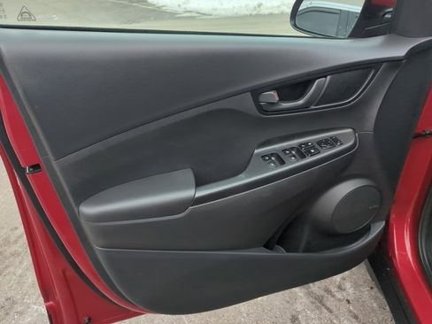 Used 2021 Hyundai Kona SEL Plus image 12