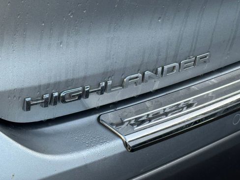 Used 2022 Toyota Highlander Platinum image 8