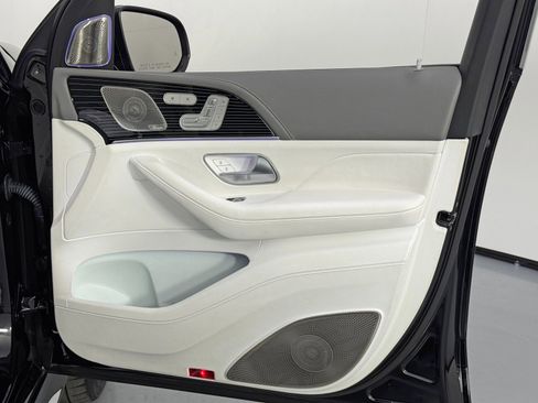 Used 2023 Mercedes-Benz Maybach GLS 600 4MATIC image 63