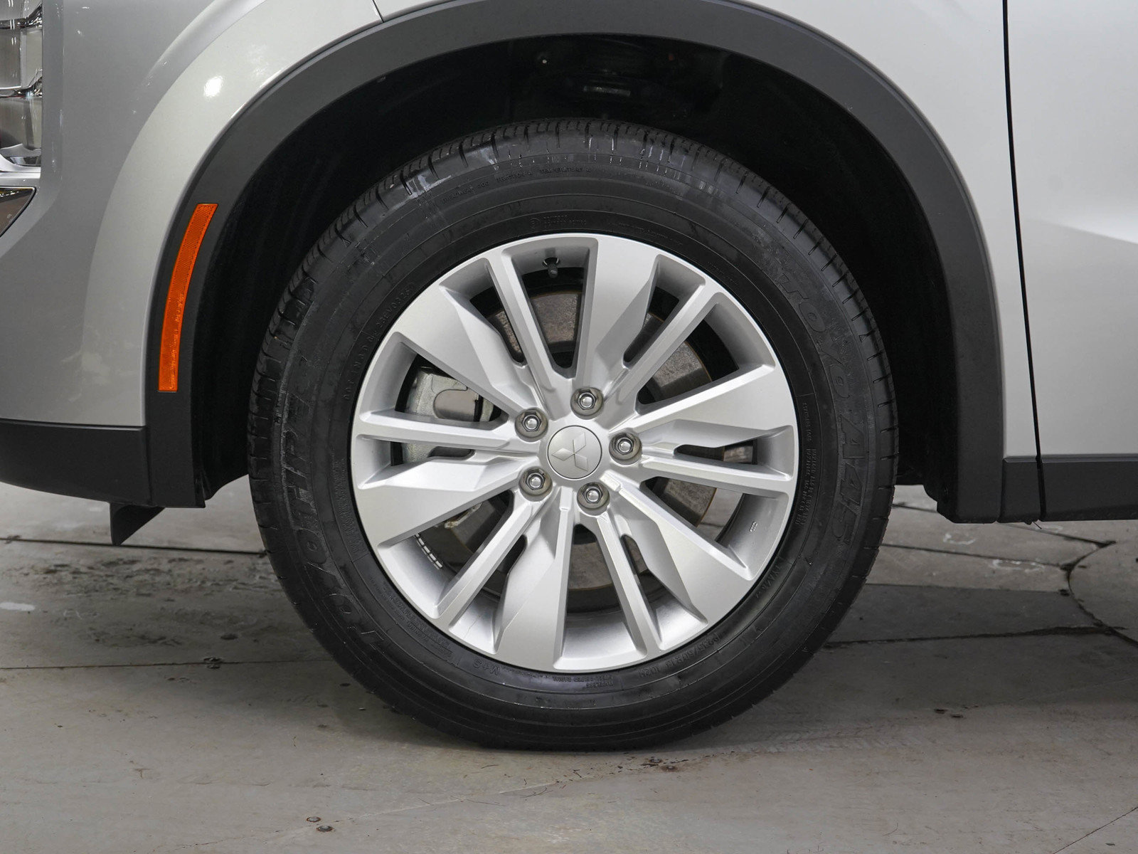 Used 2025 Mitsubishi Outlander ES AWD/4WD image 28