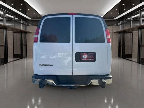 Used 2019 Chevrolet Express 2500 w/ Driver Convenience Package image 5