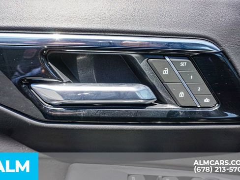 Used 2025 Chevrolet Suburban Z71 AWD/4WD image 51