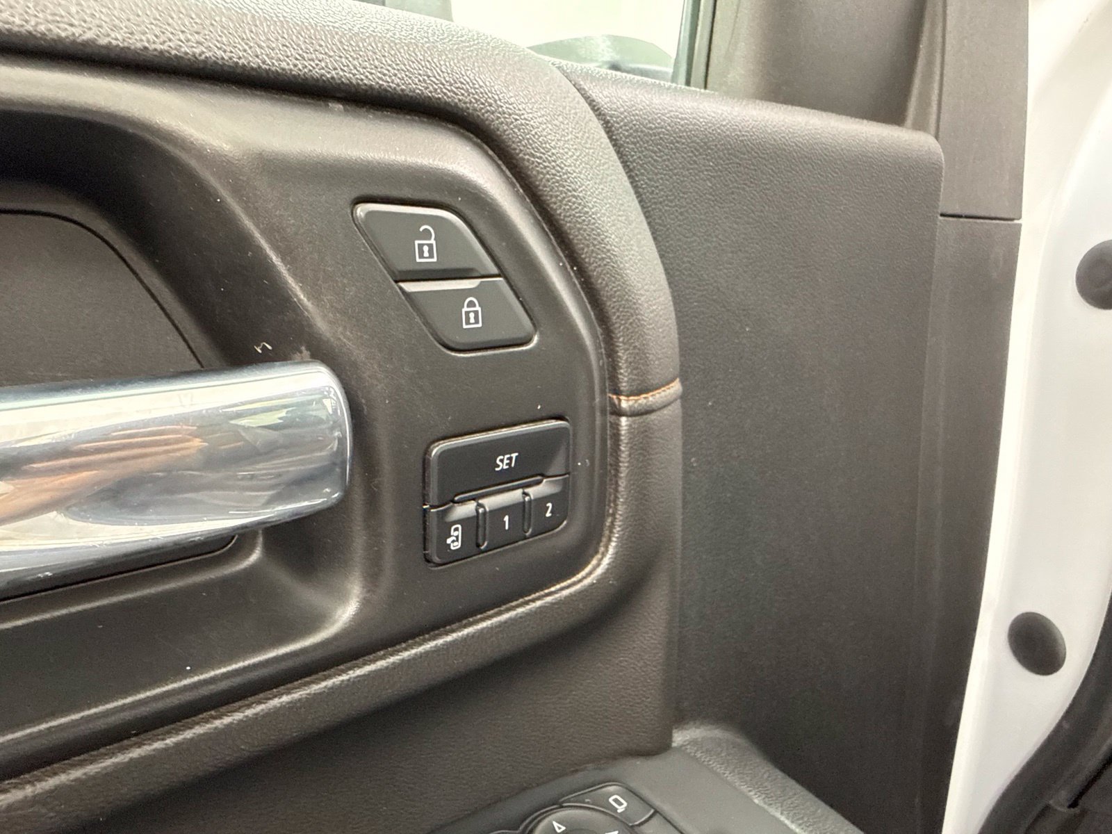 Used 2023 GMC Sierra 2500 AT4 w/ AT4 Preferred Package AWD/4WD image 14