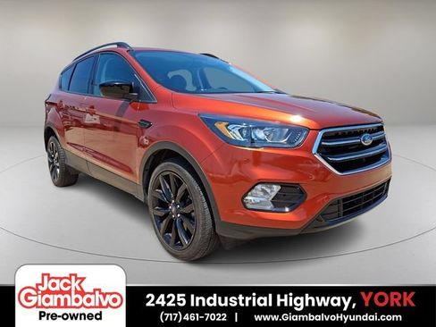 Used 2019 Ford Escape SE AWD/4WD image 1