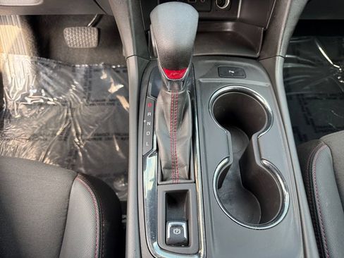 Used 2023 Chevrolet Equinox RS AWD/4WD image 17